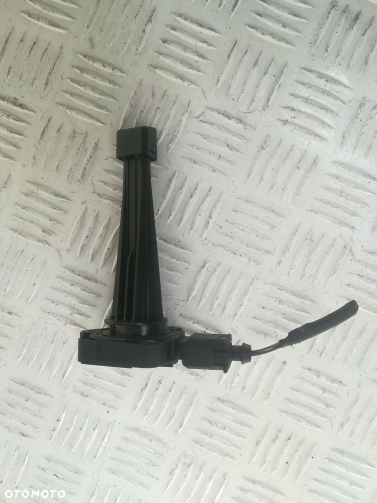 DISCOVERY 4 L319 3.0 D 306DT CZUJNIK POZIOMU OLEJU - 2