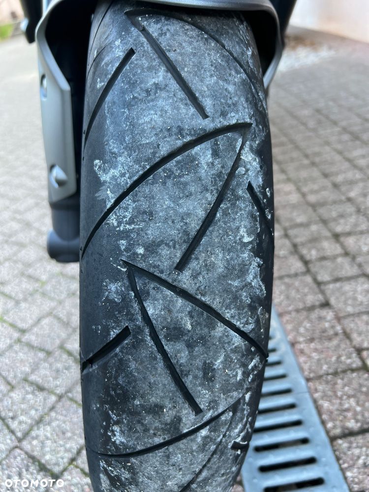 Triumph Street Triple - 16