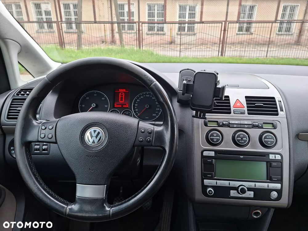 Volkswagen Touran - 15
