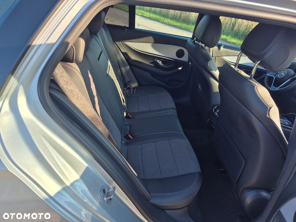 Mercedes-Benz Klasa E 220 d T 9G-TRONIC AMG Line - 7