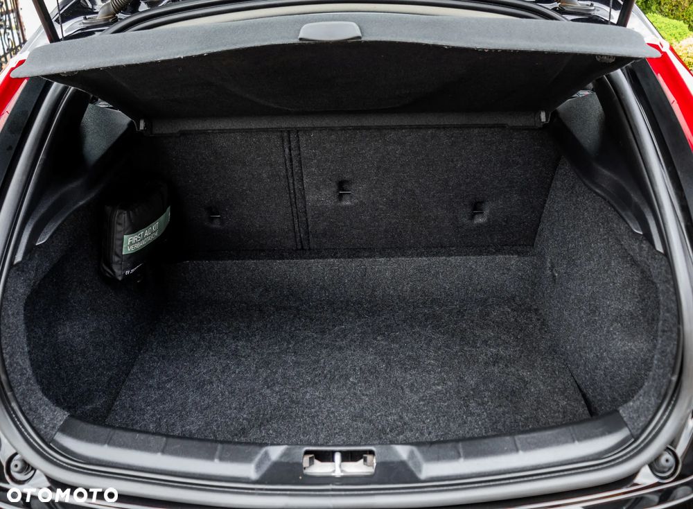 Volvo V40 T2 Drive-E Momentum - 29