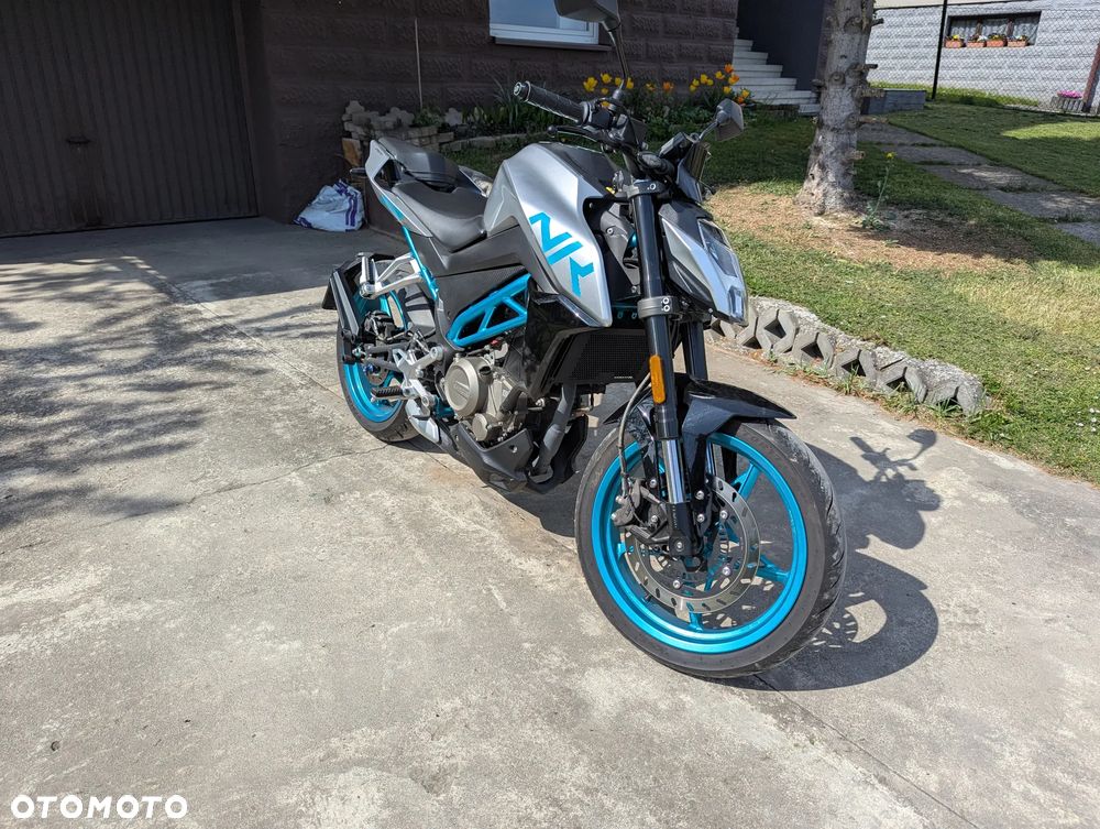 CFMoto 300NK - 2