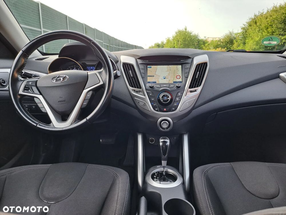 Hyundai Veloster - 15