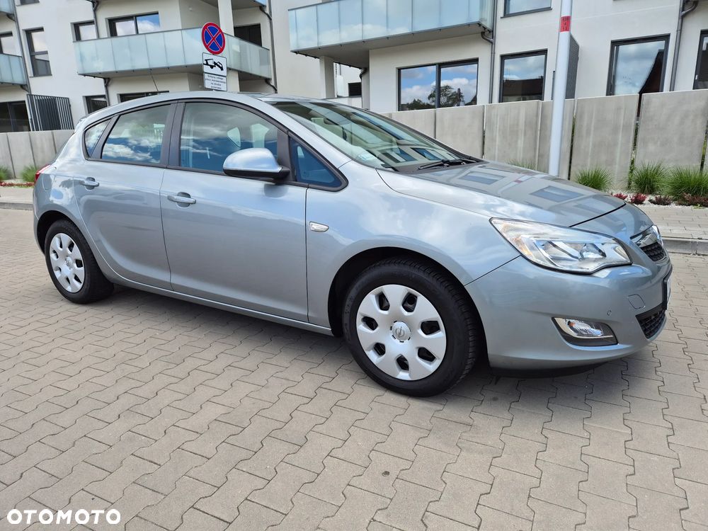 Opel Astra 1.6 Enjoy - 2