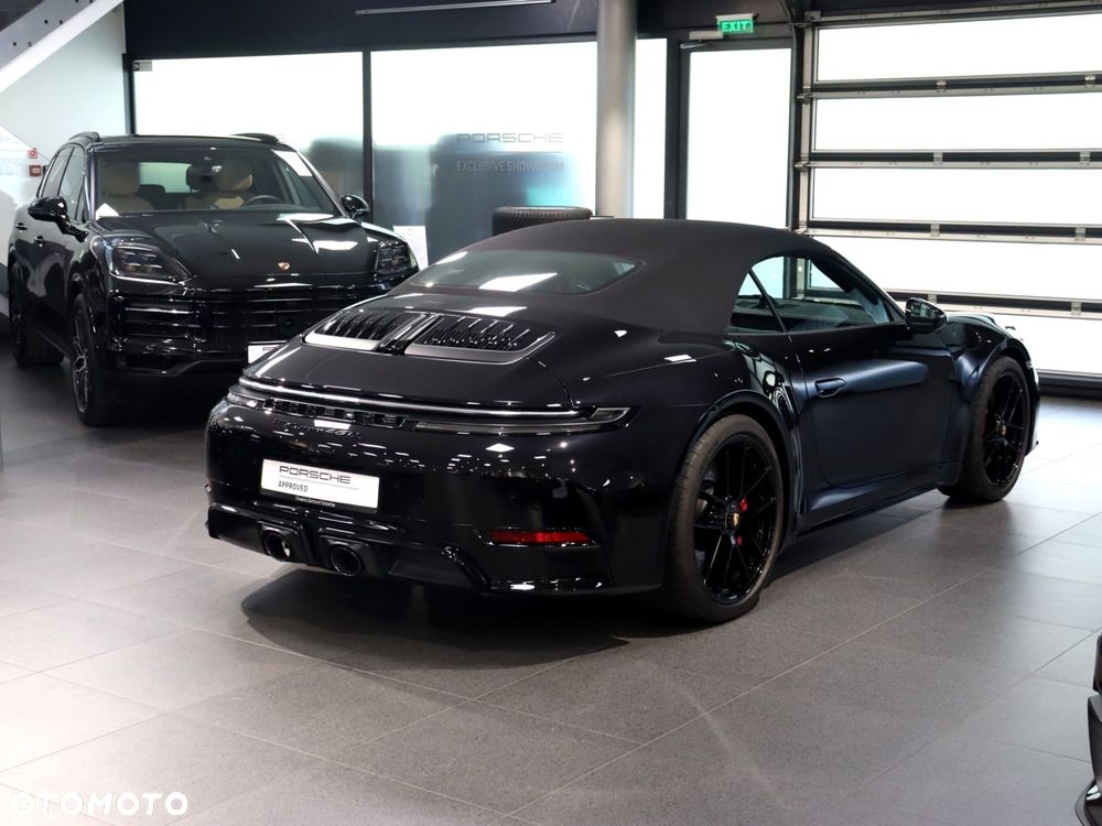 Porsche 911 Carrera T-Hybrid 4 GTS - 5