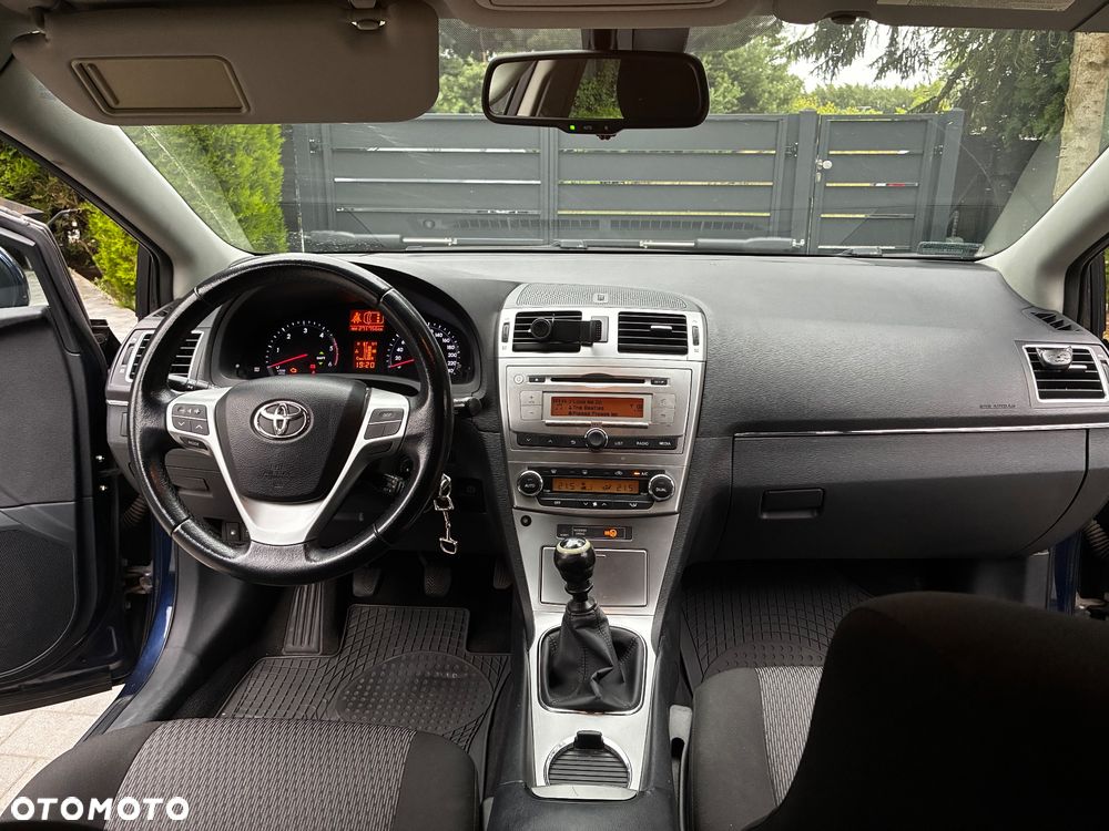Toyota Avensis 2.0 D-4D Luna - 2