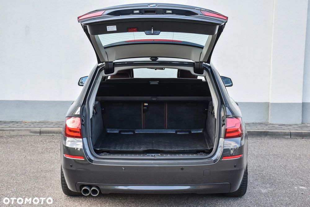 BMW Seria 5 525d Touring Sport-Aut Luxury Line - 39