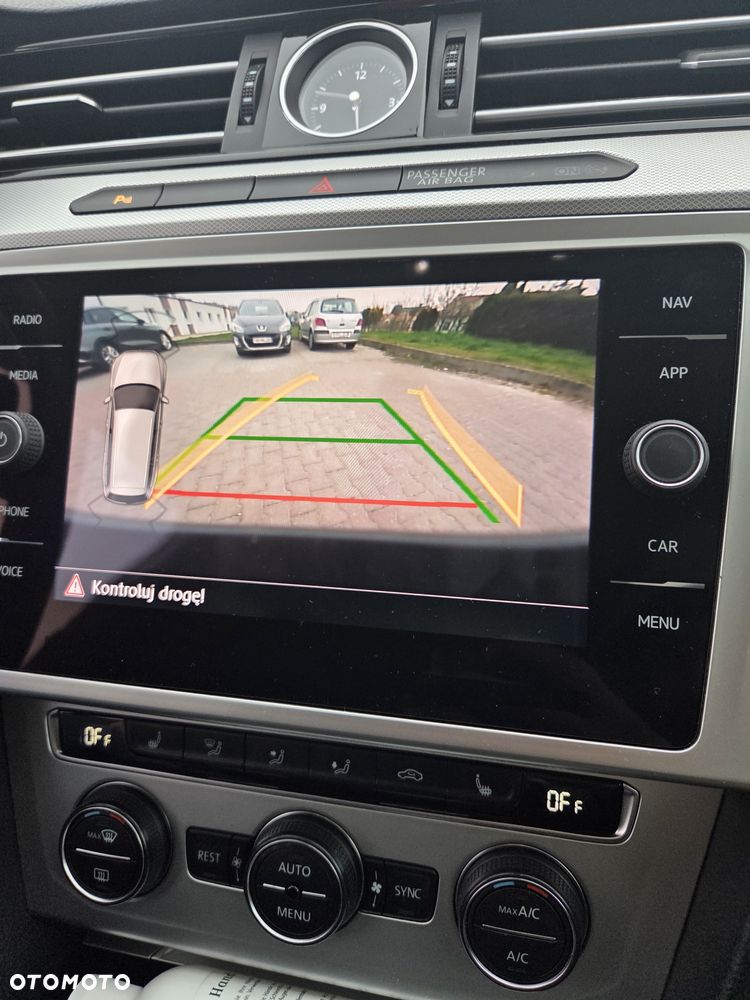 Volkswagen Passat 2.0 TDI SCR (BlueMotion Technology) Comfortline - 10