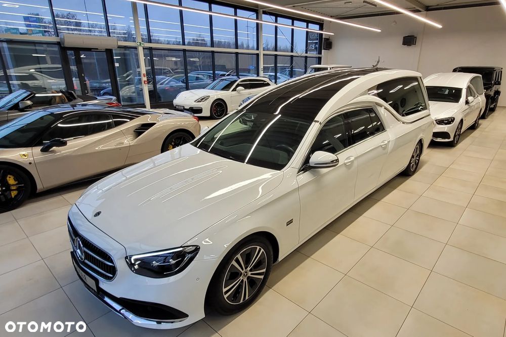 Mercedes-Benz Klasa E 200 - 4