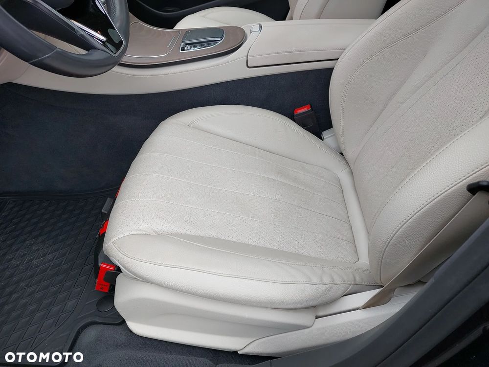 Mercedes-Benz Klasa E 220 d 4-Matic Avantgarde - 13
