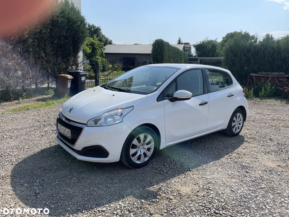 Peugeot 208 - 1