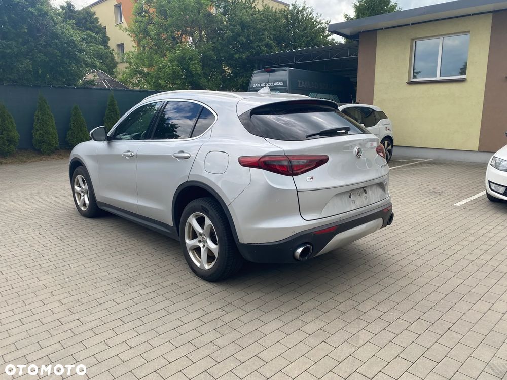 Alfa Romeo Stelvio - 15