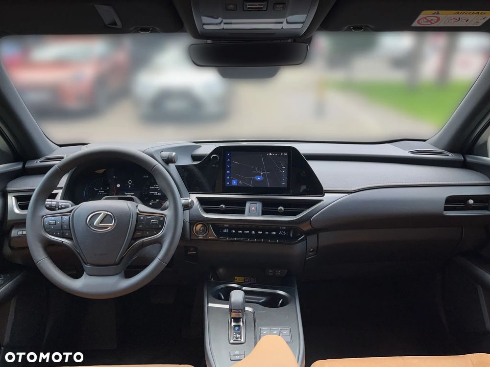 Lexus UX 300h Business - 8