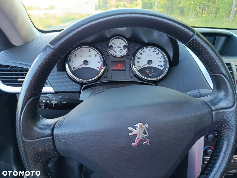 Peugeot 207 CC - 10