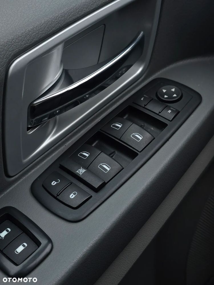 Chrysler Town & Country 3.8 Touring - 27