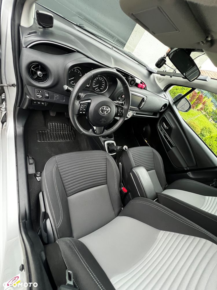 Toyota Yaris 1.5 Premium - 19