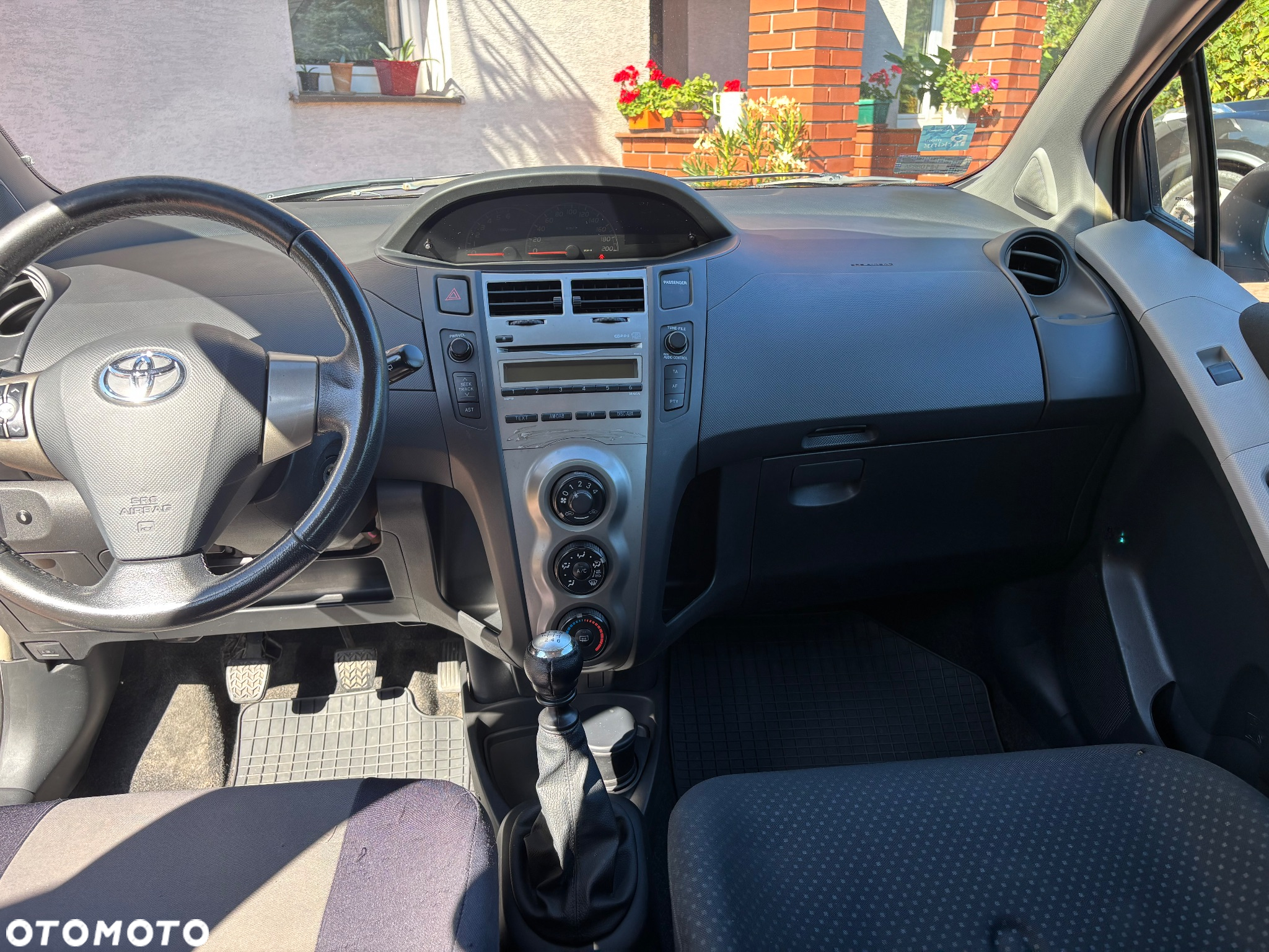 Toyota Yaris 1.33 Luna - 8