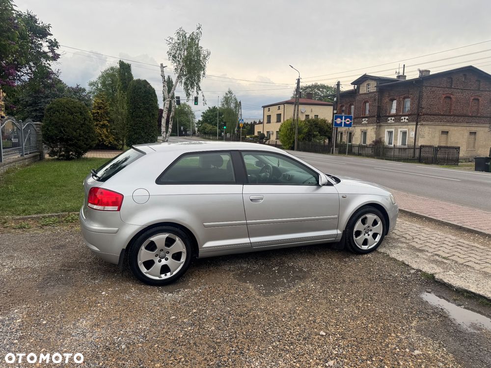 Audi A3 3-drzwiowe 1.6 S Line Sportpaket plus - 4