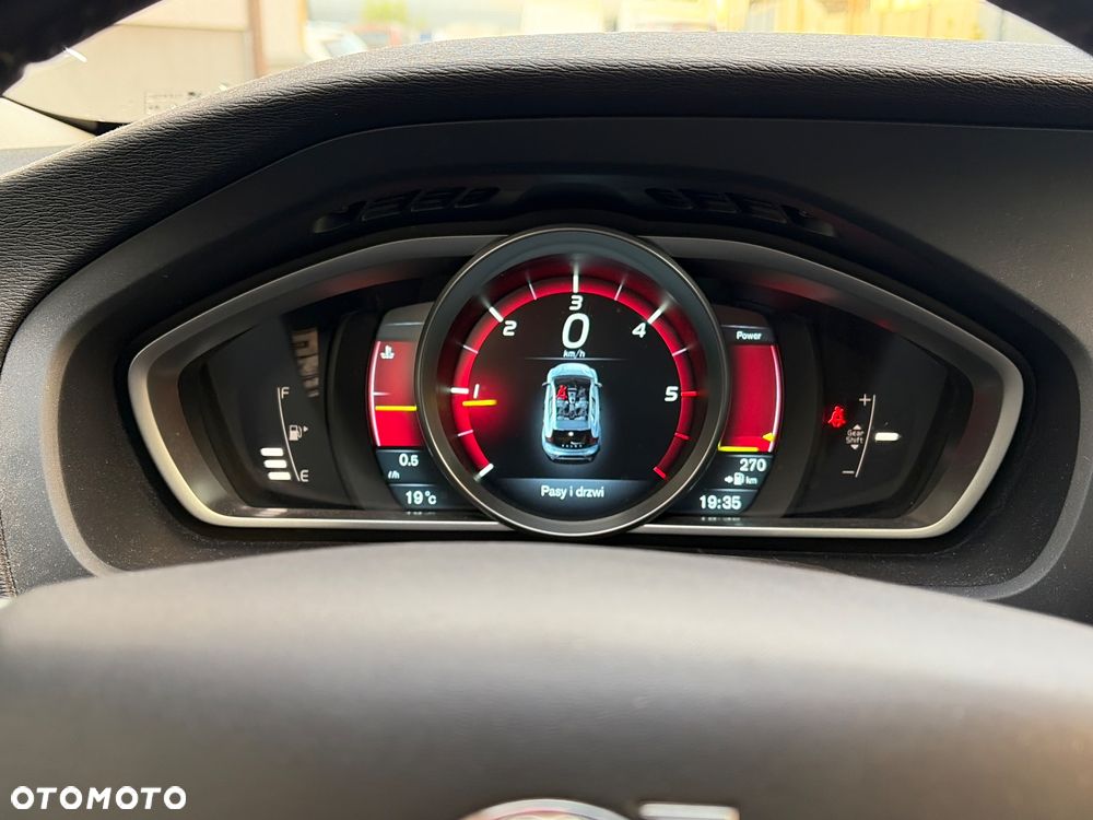 Volvo V40 D2 Momentum - 12
