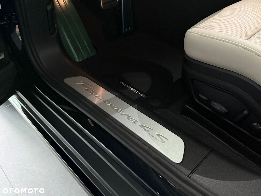 Porsche Panamera - 14