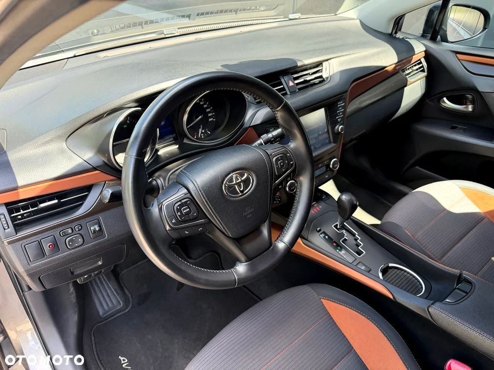 Toyota Avensis - 9