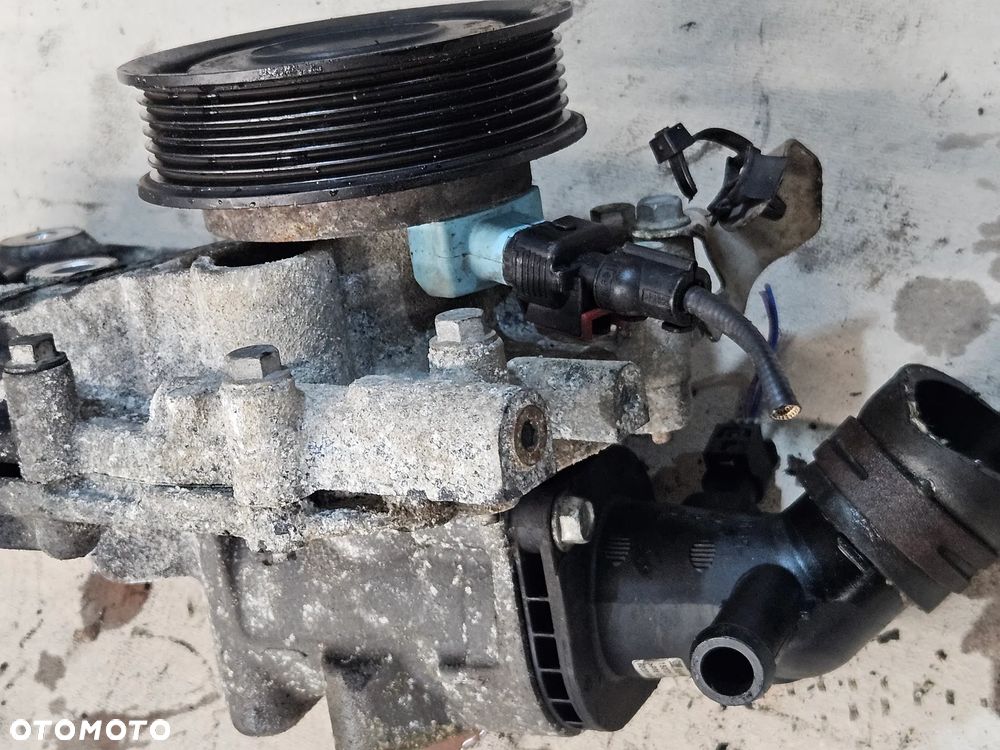 Opel Astra J 4 IV Zafira C  2.0 CDTI obudowa termostatu termostat pompa wody 240035010 - 2