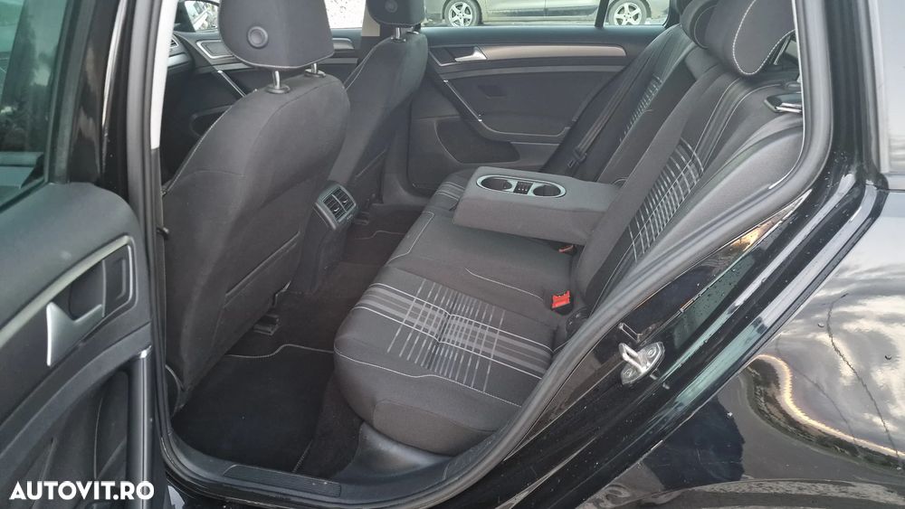 Volkswagen Golf 2.0 TDI BlueMotion Technology Lounge - 18