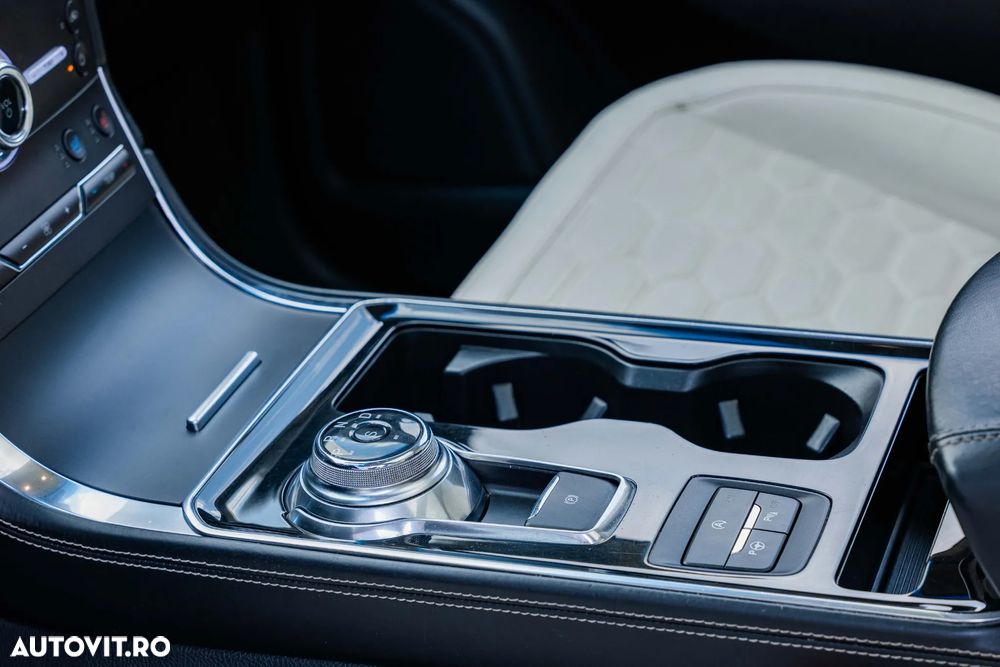 Ford Edge 2.0 Panther A8 AWD Vignale - 10