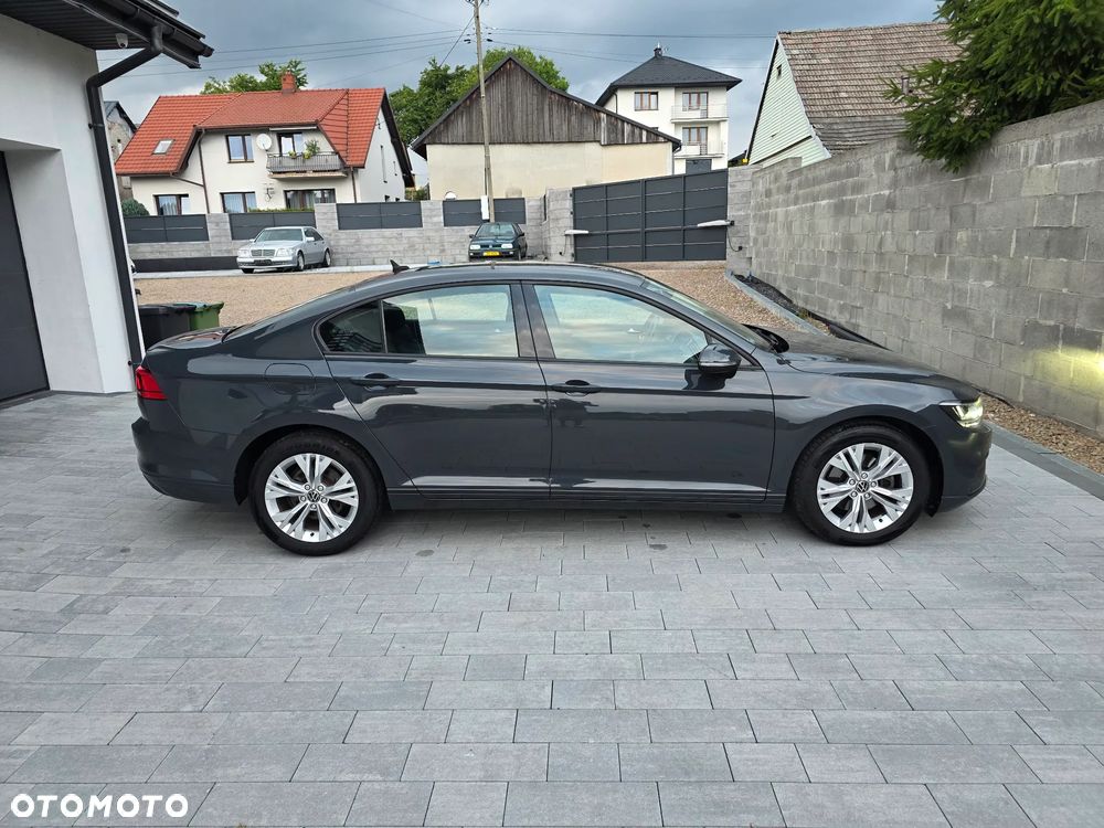 Volkswagen Passat - 8