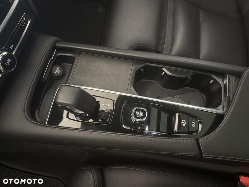 Volvo V90 B5 D AWD Ultimate Dark - 23