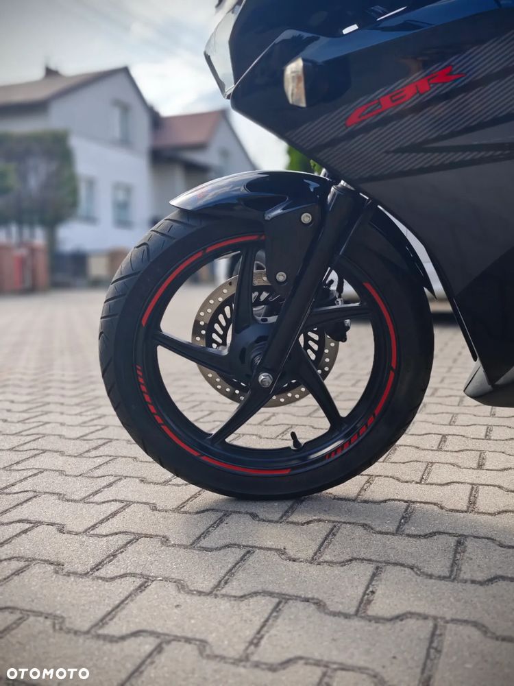 Honda CBR - 13