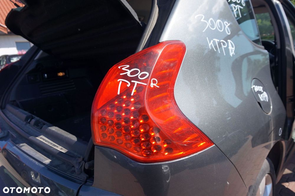 LAMPA TYLNA PRAWA 3008 I  PEUGEOT 2009-2013 - 1