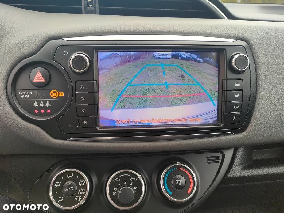 Toyota Yaris 1.33 Premium - 18