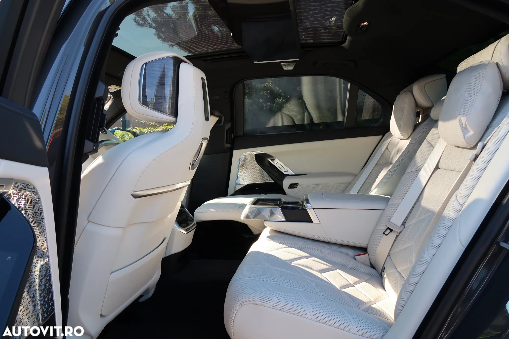 BMW M7 M760e xDrive AT PHEV - 12