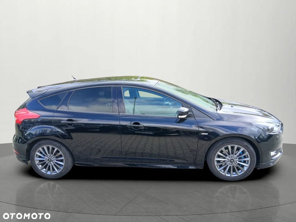 Ford Focus 1.5 EcoBoost ST-Line - 4