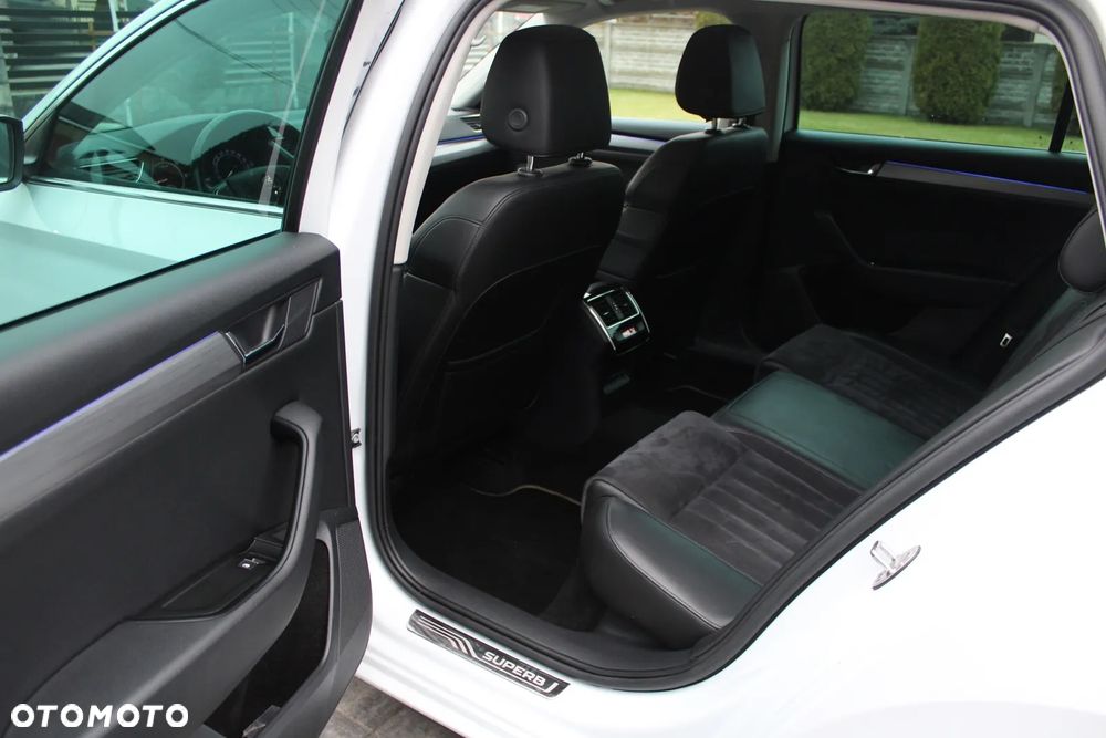 Skoda Superb 2.0 TDI Premium Edition - 30