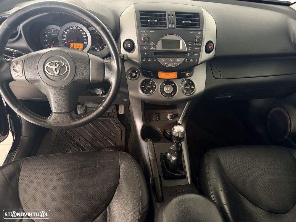 Toyota RAV4 2.2 D-4D - 10