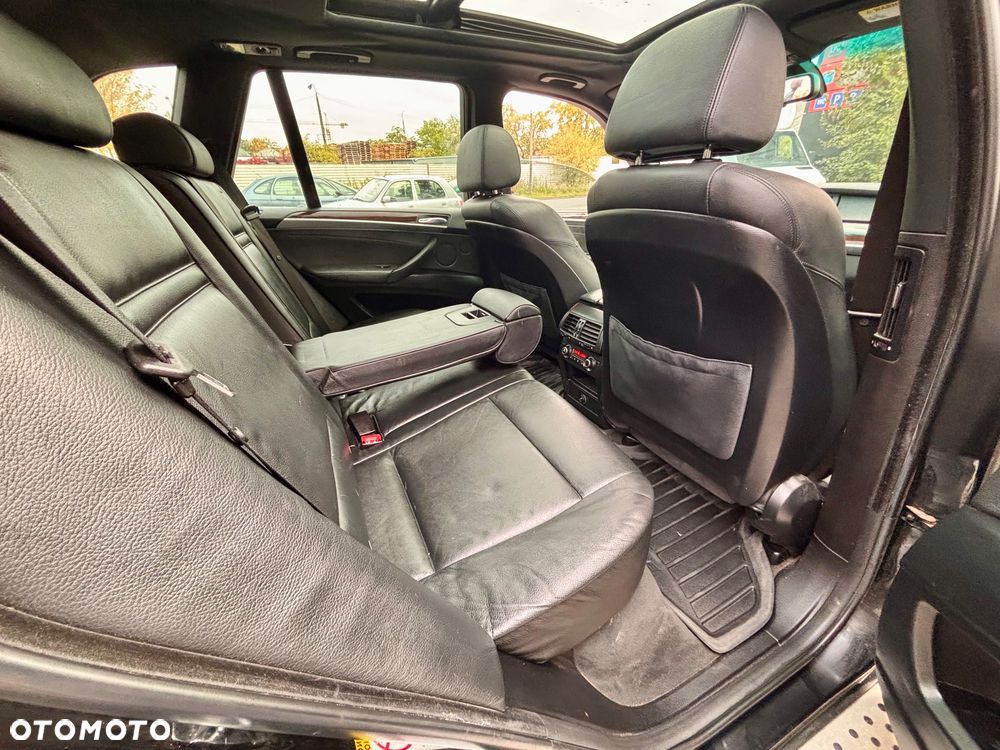 BMW X5 4.8i xDrive - 8