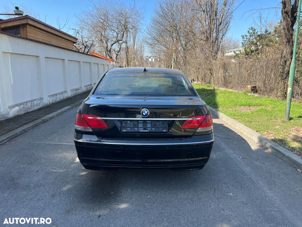BMW Seria 7 740i A - 12