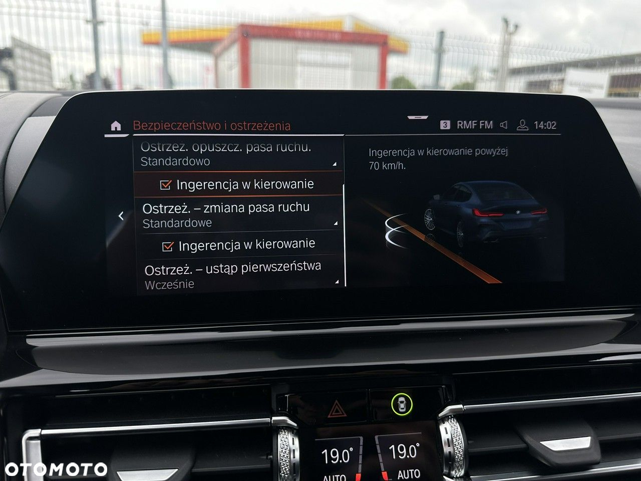 BMW Seria 8 - 17