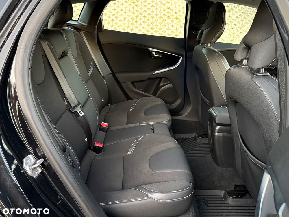 Volvo V40 D4 Drive-E Momentum - 27