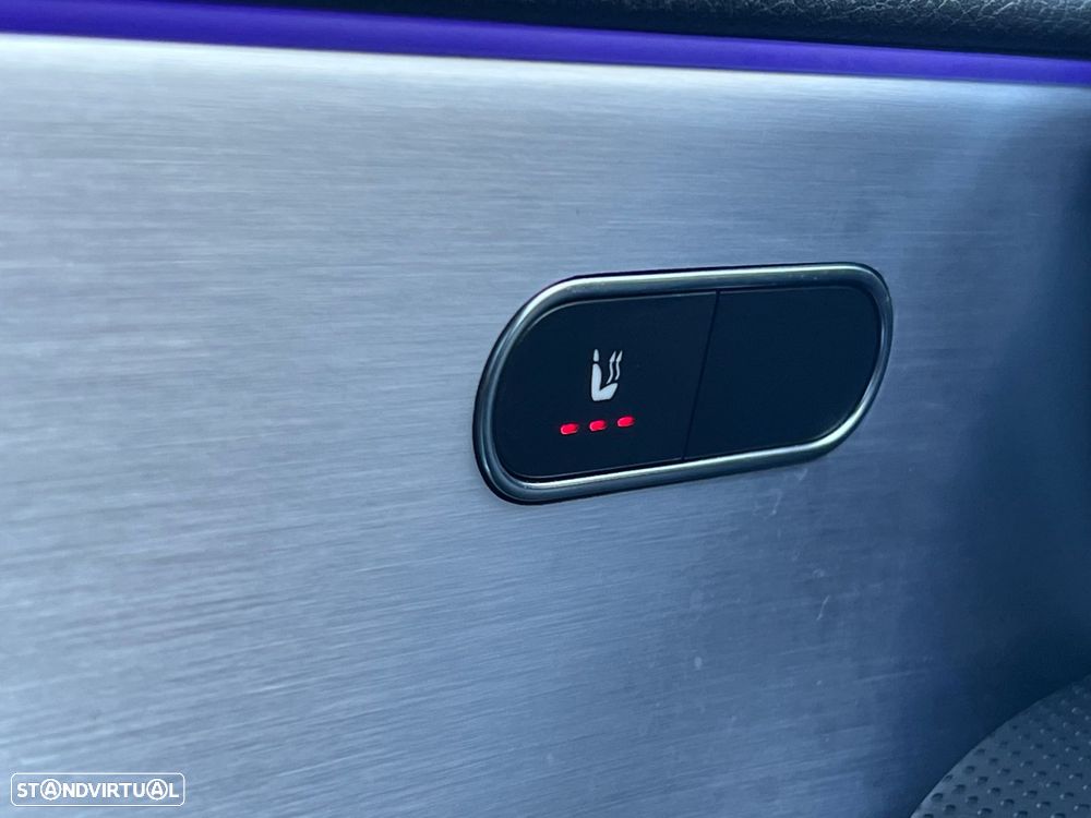 Mercedes-Benz A 250 Limousine e 8G-DCT AMG Line - 25