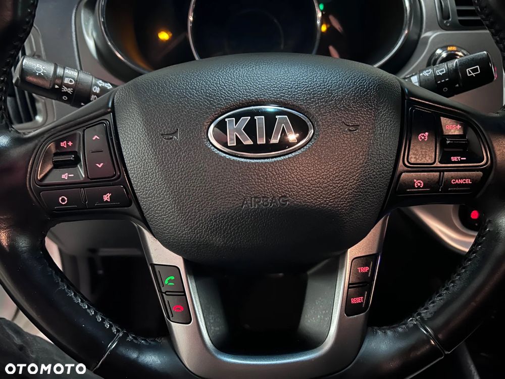 Kia Rio 1.2 Dream Team Edition - 14