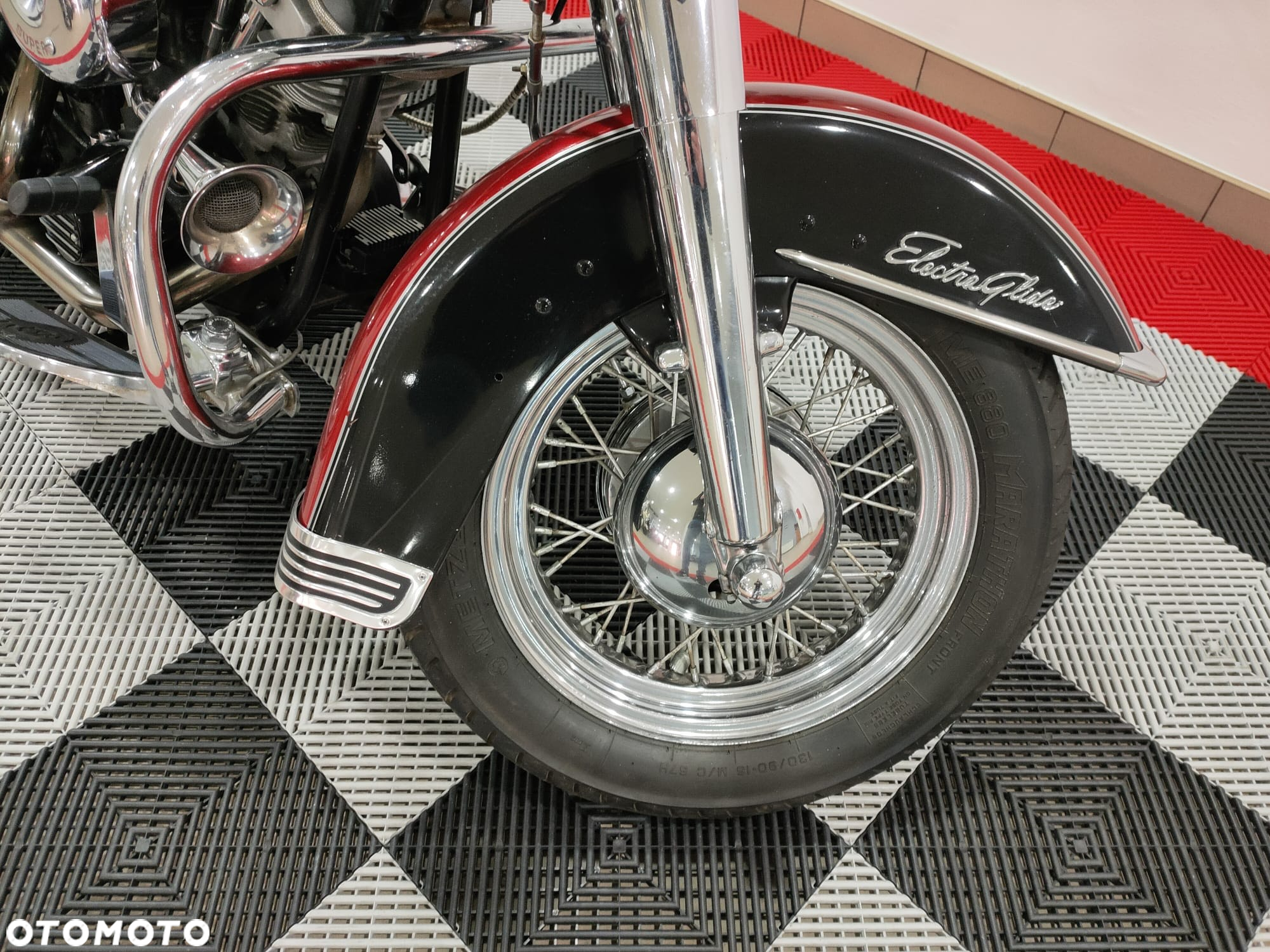 Harley-Davidson FLH Shovelhead - 22
