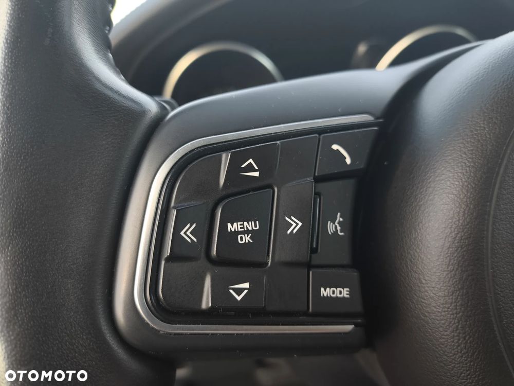 Jaguar XF 2.0 T Prestige - 25