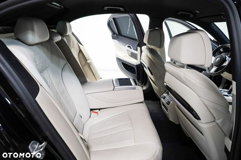 BMW Seria 7 - 29