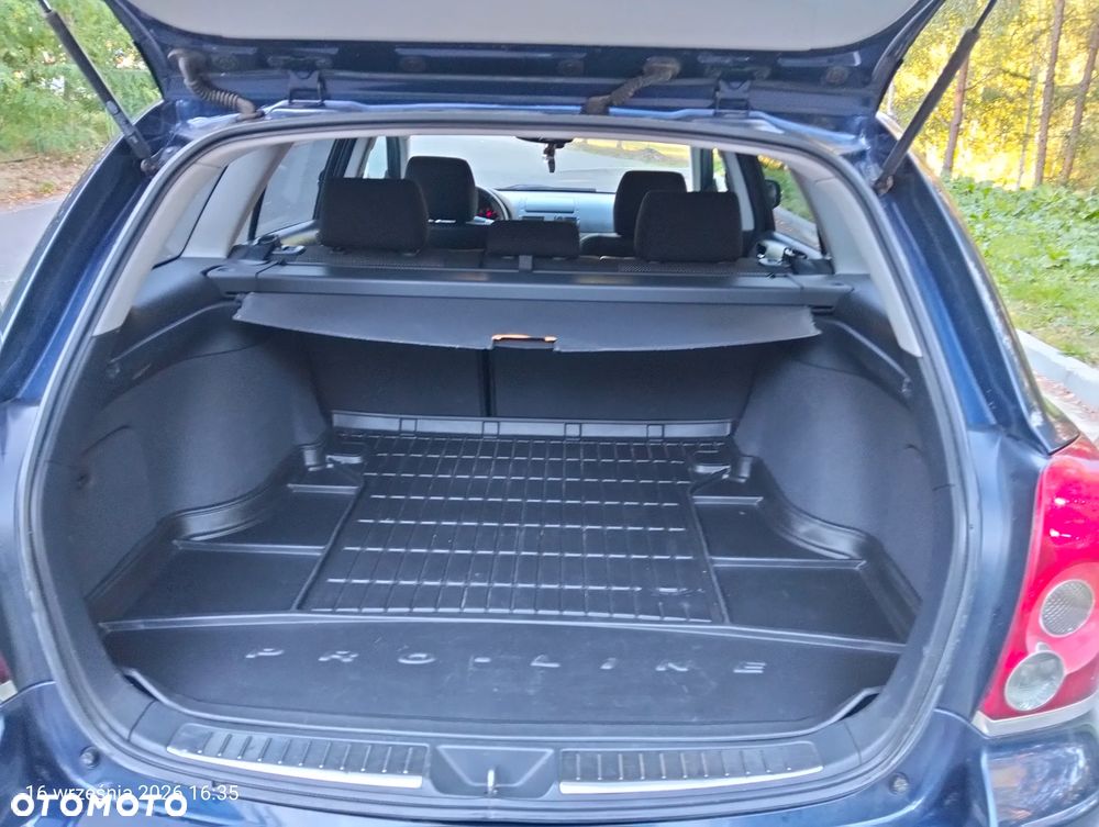 Toyota Avensis 2.2 D-CAT Sol - 6
