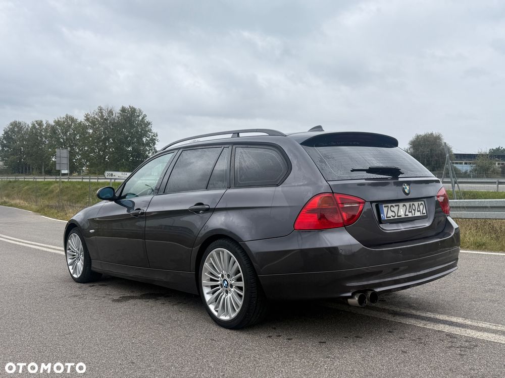 BMW Seria 3 320d DPF Touring - 11