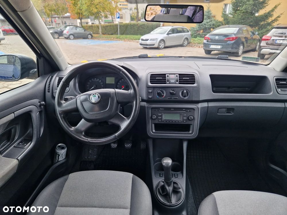 Skoda Fabia 2012 photo 5