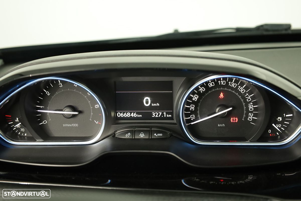Peugeot 2008 1.2 PureTech Allure - 14